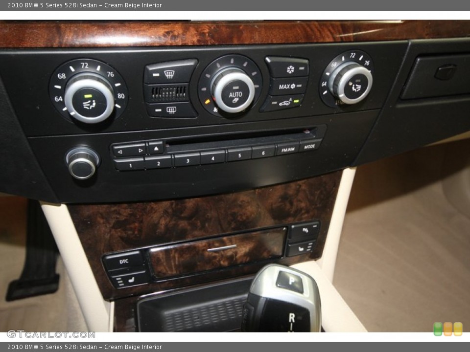 Cream Beige Interior Controls for the 2010 BMW 5 Series 528i Sedan #77631463