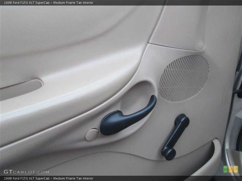 Medium Prairie Tan Interior Door Panel for the 1998 Ford F150 XLT SuperCab #77633098