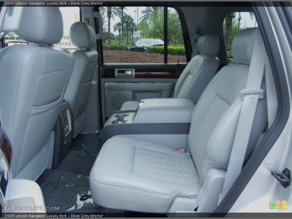 Dove Grey Interior Rear Seat for the 2006 Lincoln Navigator Luxury 4x4 #77640924