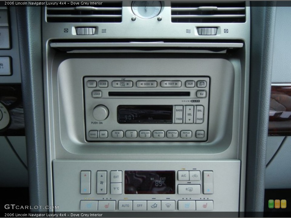Dove Grey Interior Audio System for the 2006 Lincoln Navigator Luxury 4x4 #77641173