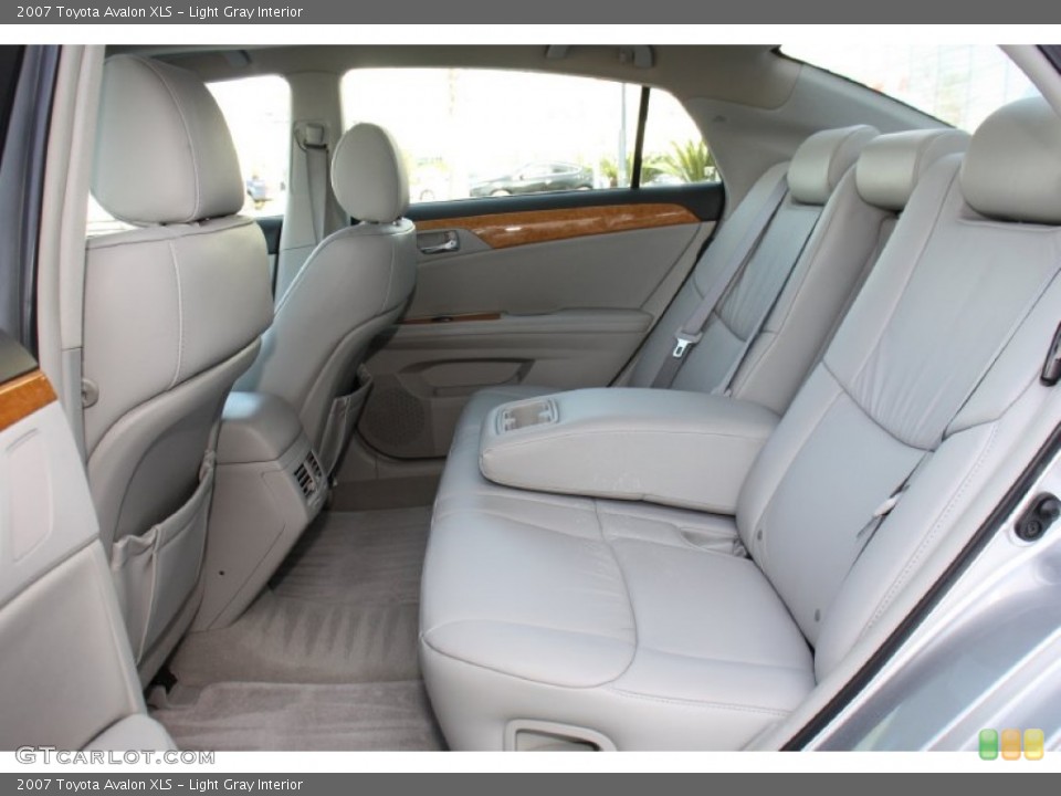 Light Gray Interior Rear Seat for the 2007 Toyota Avalon XLS #77645073