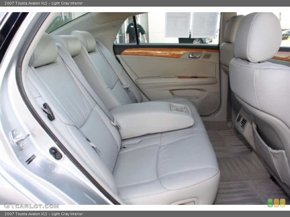 Light Gray Interior Rear Seat for the 2007 Toyota Avalon XLS #77645108