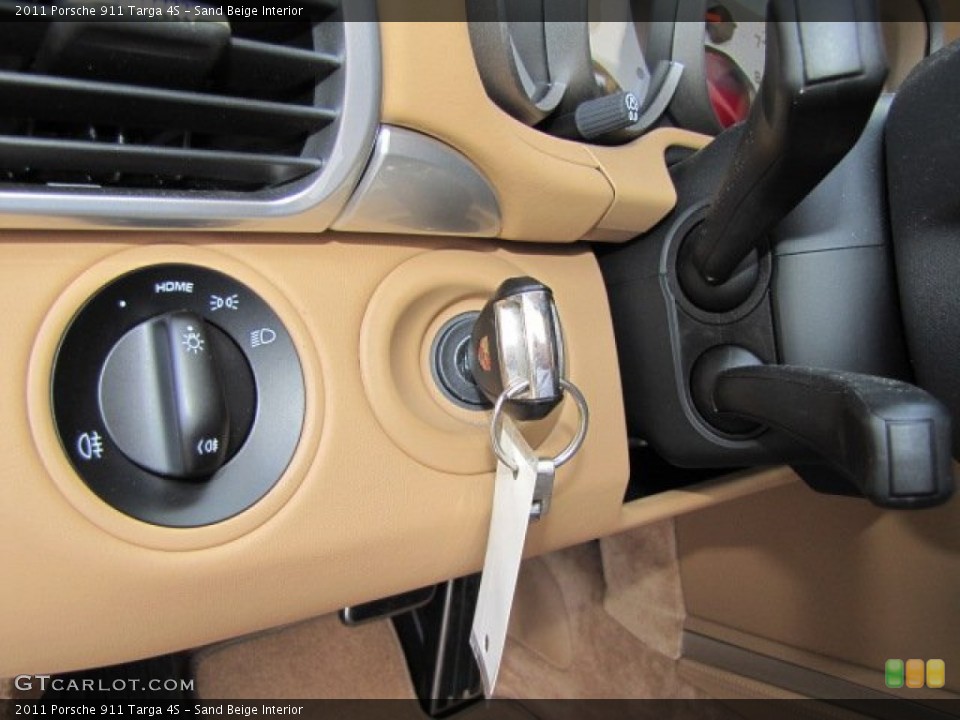 Sand Beige Interior Controls for the 2011 Porsche 911 Targa 4S #77660667