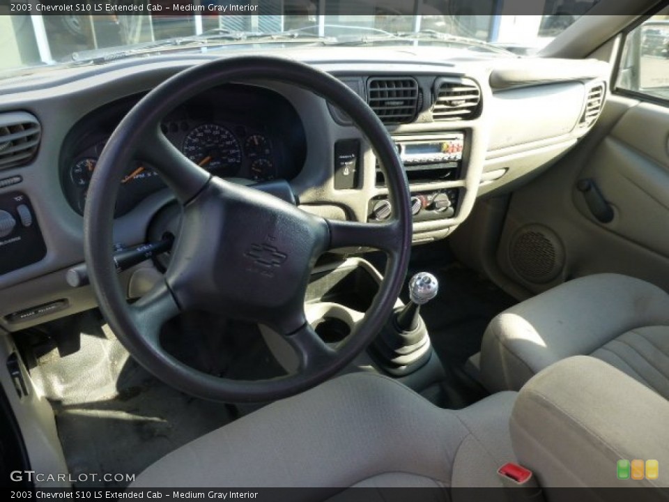 Medium Gray Interior Prime Interior for the 2003 Chevrolet S10 LS Extended Cab #77661668