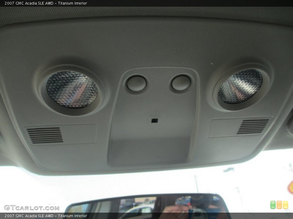 Titanium Interior Controls for the 2007 GMC Acadia SLE AWD #77669680