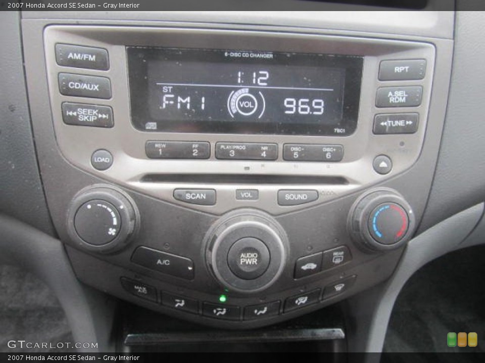Gray Interior Controls for the 2007 Honda Accord SE Sedan #77682121