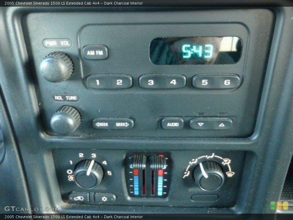 Dark Charcoal Interior Controls for the 2005 Chevrolet Silverado 1500 LS Extended Cab 4x4 #77694678