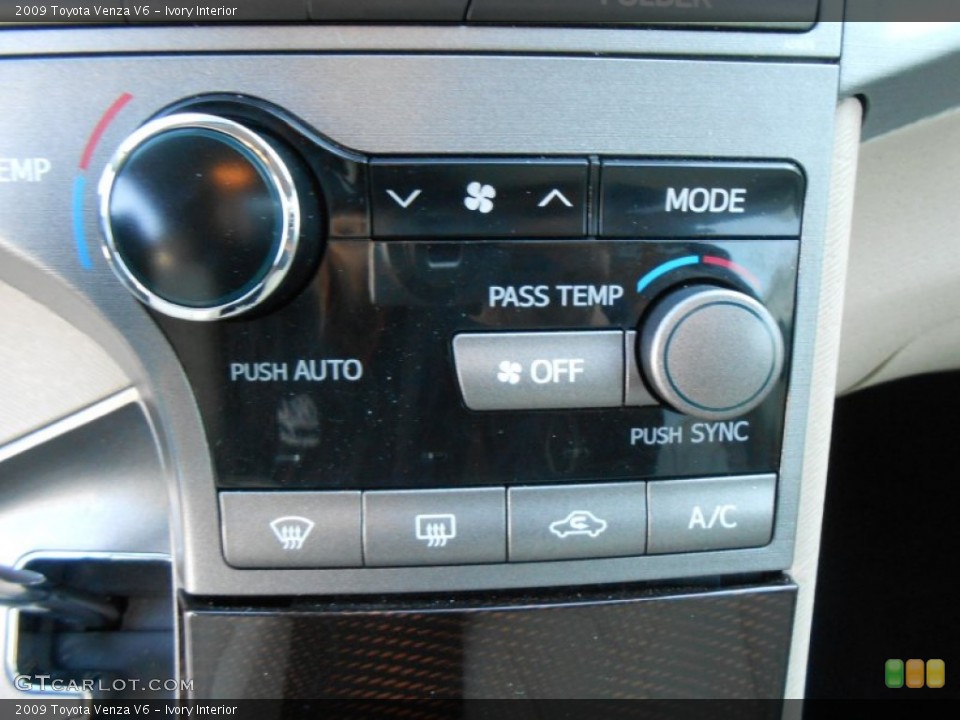 Ivory Interior Controls for the 2009 Toyota Venza V6 #77705476
