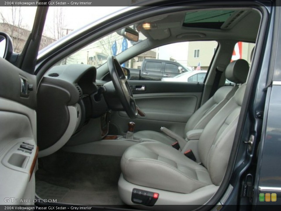 Grey Interior Front Seat for the 2004 Volkswagen Passat GLX Sedan #77714096