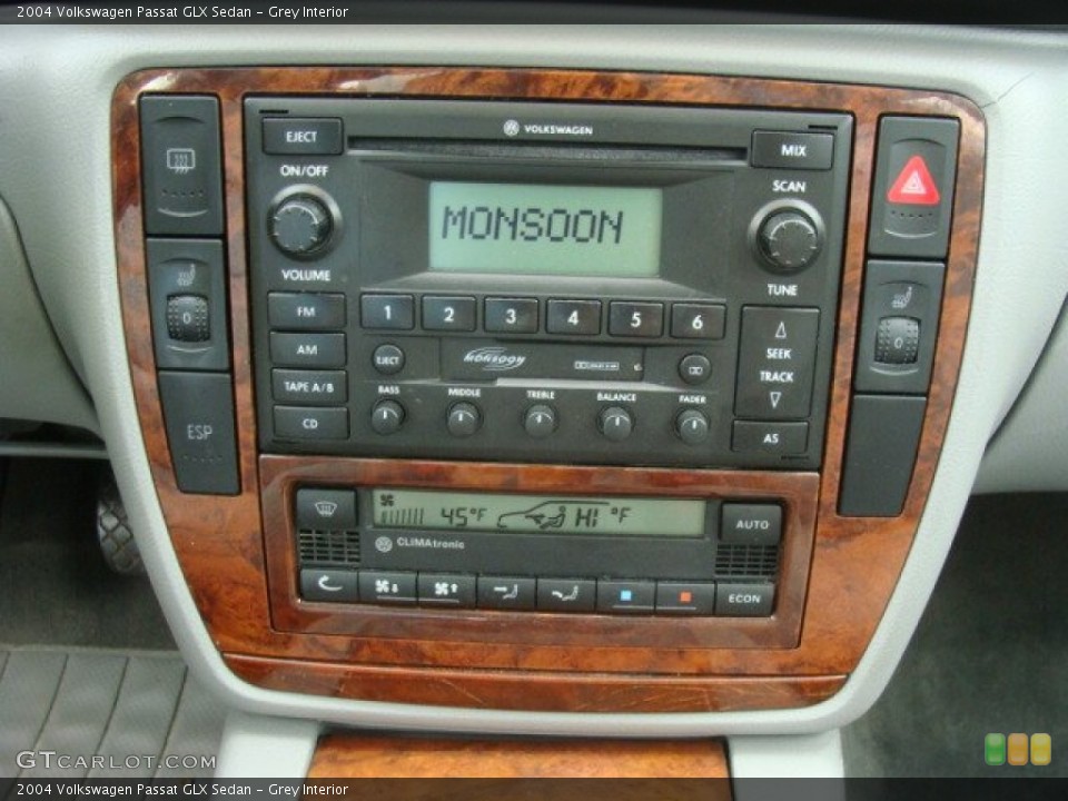 Grey Interior Controls for the 2004 Volkswagen Passat GLX Sedan #77714178