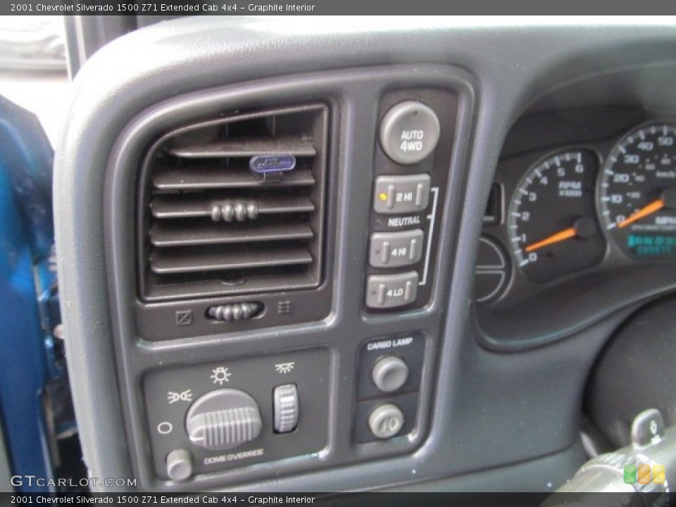 Graphite Interior Controls for the 2001 Chevrolet Silverado 1500 Z71 Extended Cab 4x4 #77715520