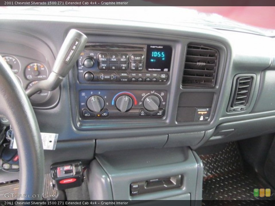 Graphite Interior Controls for the 2001 Chevrolet Silverado 1500 Z71 Extended Cab 4x4 #77715561