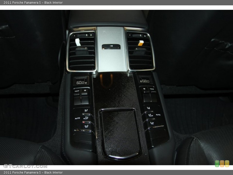 Black Interior Controls for the 2011 Porsche Panamera S #77724852