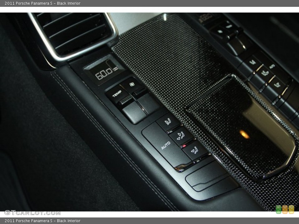 Black Interior Controls for the 2011 Porsche Panamera S #77724861