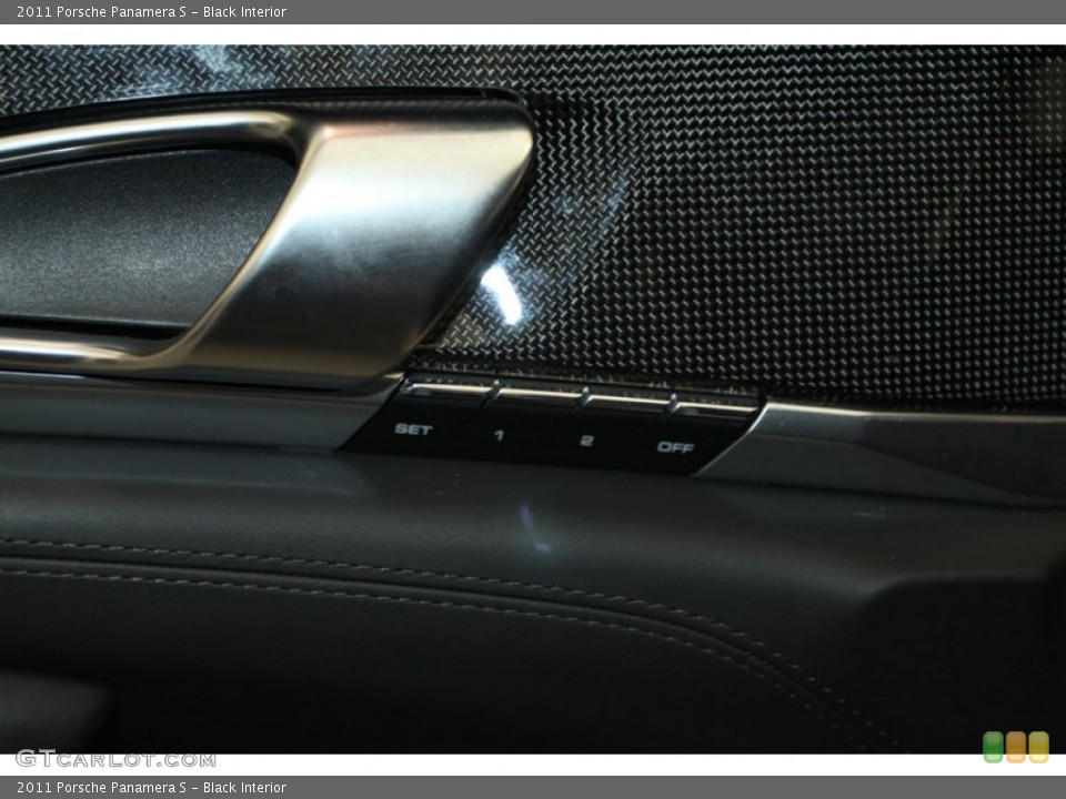 Black Interior Controls for the 2011 Porsche Panamera S #77724888