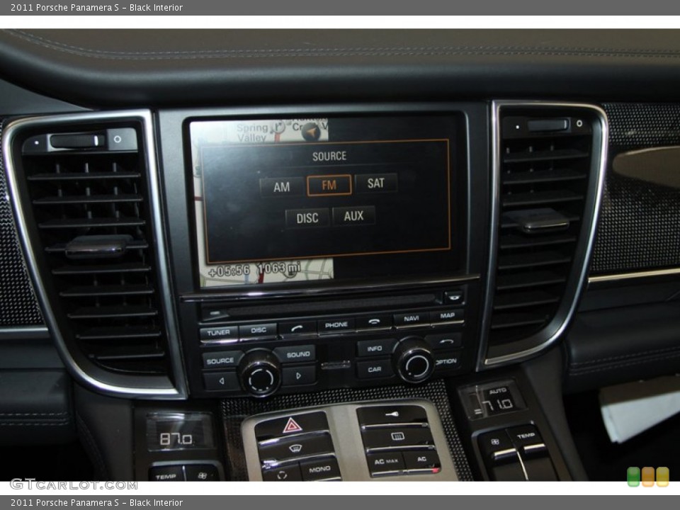 Black Interior Controls for the 2011 Porsche Panamera S #77724929