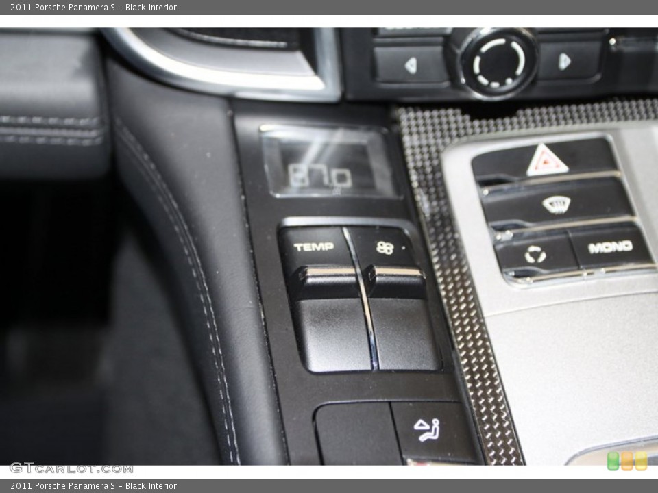 Black Interior Controls for the 2011 Porsche Panamera S #77724939