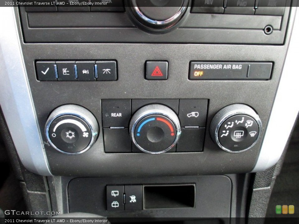 Ebony/Ebony Interior Controls for the 2011 Chevrolet Traverse LT AWD #77725268