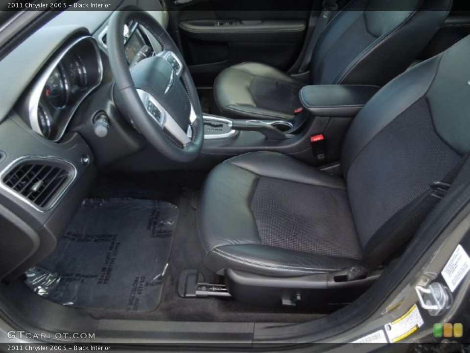 Black Interior Photo for the 2011 Chrysler 200 S #77728171