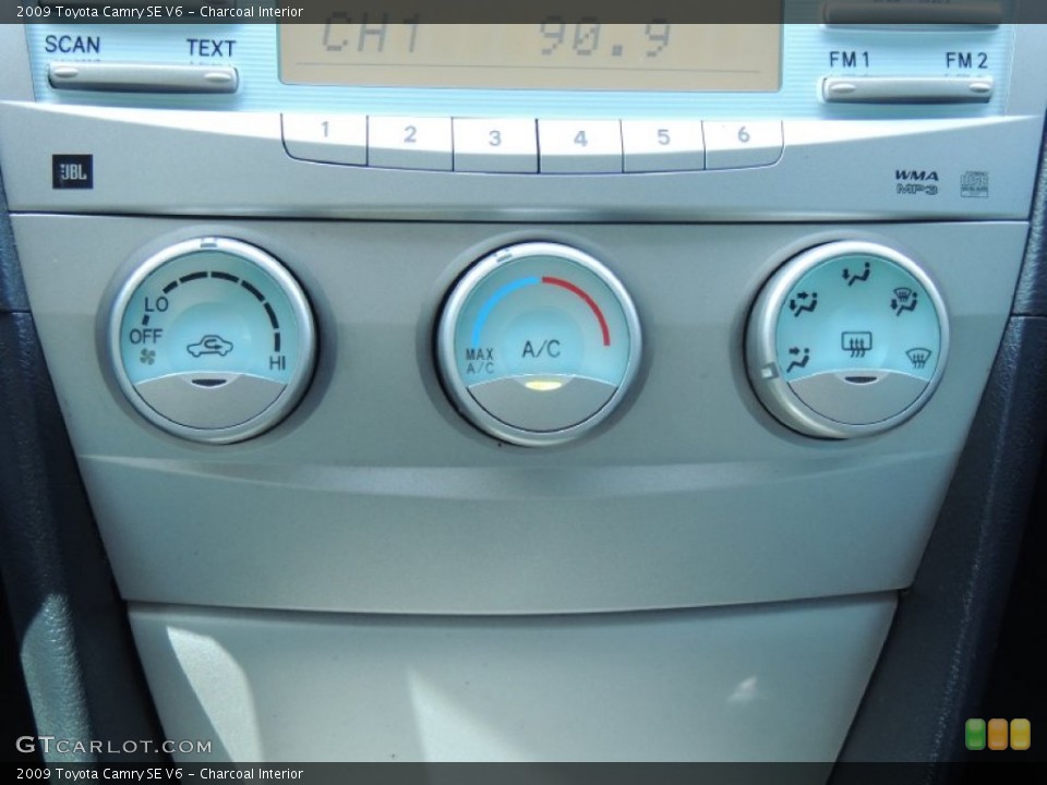 Charcoal Interior Controls for the 2009 Toyota Camry SE V6 #77734633