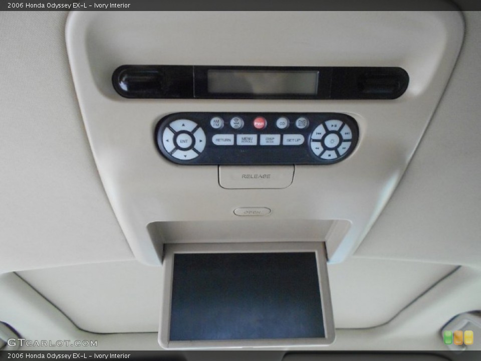 Ivory Interior Entertainment System for the 2006 Honda Odyssey EX-L #77739940