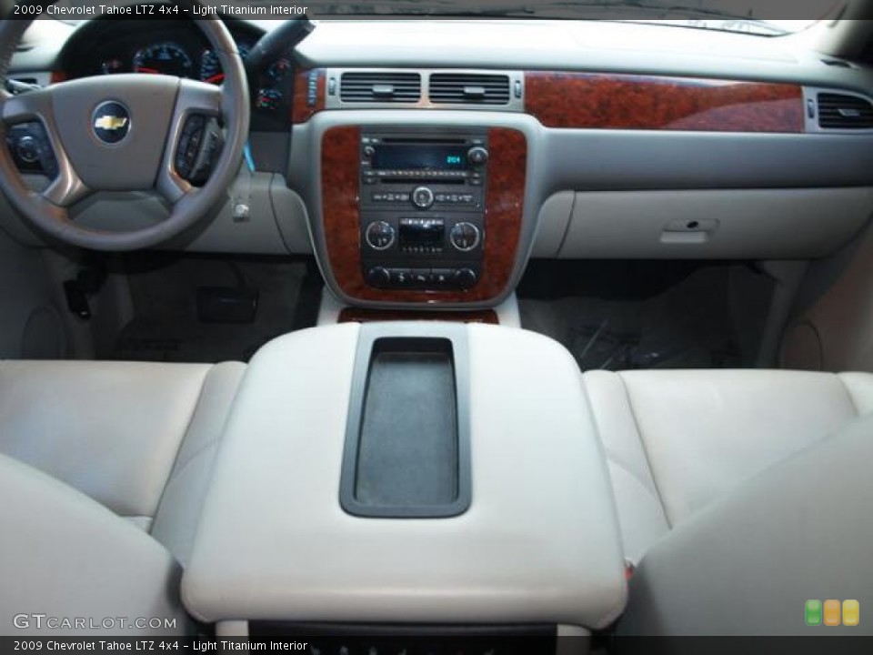 Light Titanium Interior Dashboard for the 2009 Chevrolet Tahoe LTZ 4x4 #77741625