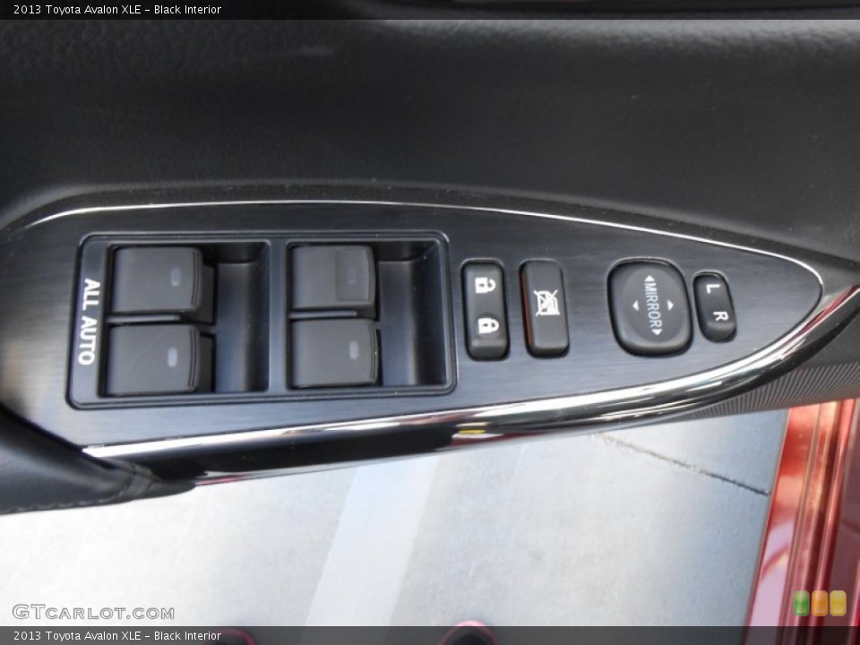 Black Interior Controls for the 2013 Toyota Avalon XLE #77742120