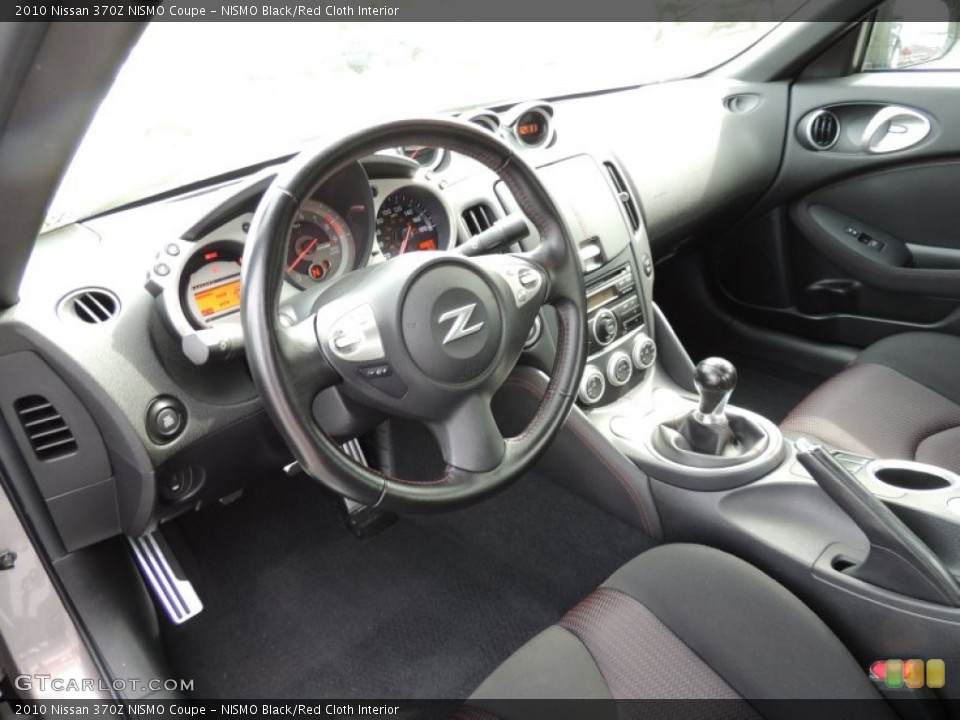 NISMO Black/Red Cloth Interior Photo for the 2010 Nissan 370Z NISMO Coupe #77744960