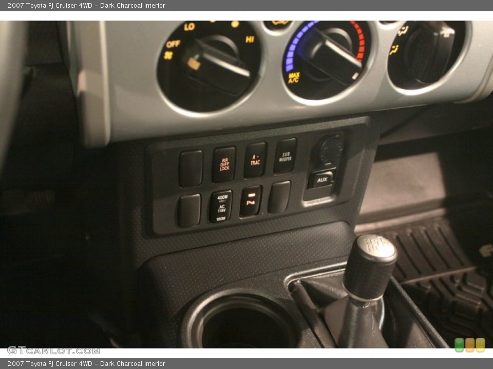 Dark Charcoal Interior Controls for the 2007 Toyota FJ Cruiser 4WD #77754535