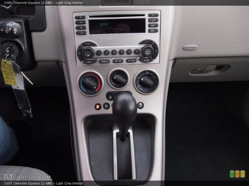 Light Gray Interior Controls for the 2005 Chevrolet Equinox LS AWD #77764749