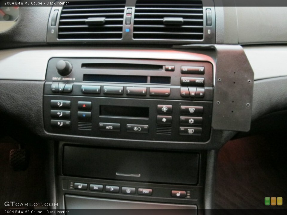 Black Interior Controls for the 2004 BMW M3 Coupe #77764964