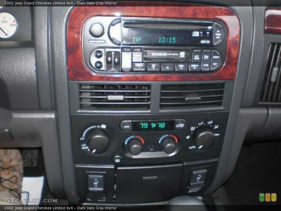 Dark Slate Gray Interior Controls for the 2002 Jeep Grand Cherokee Limited 4x4 #77766143
