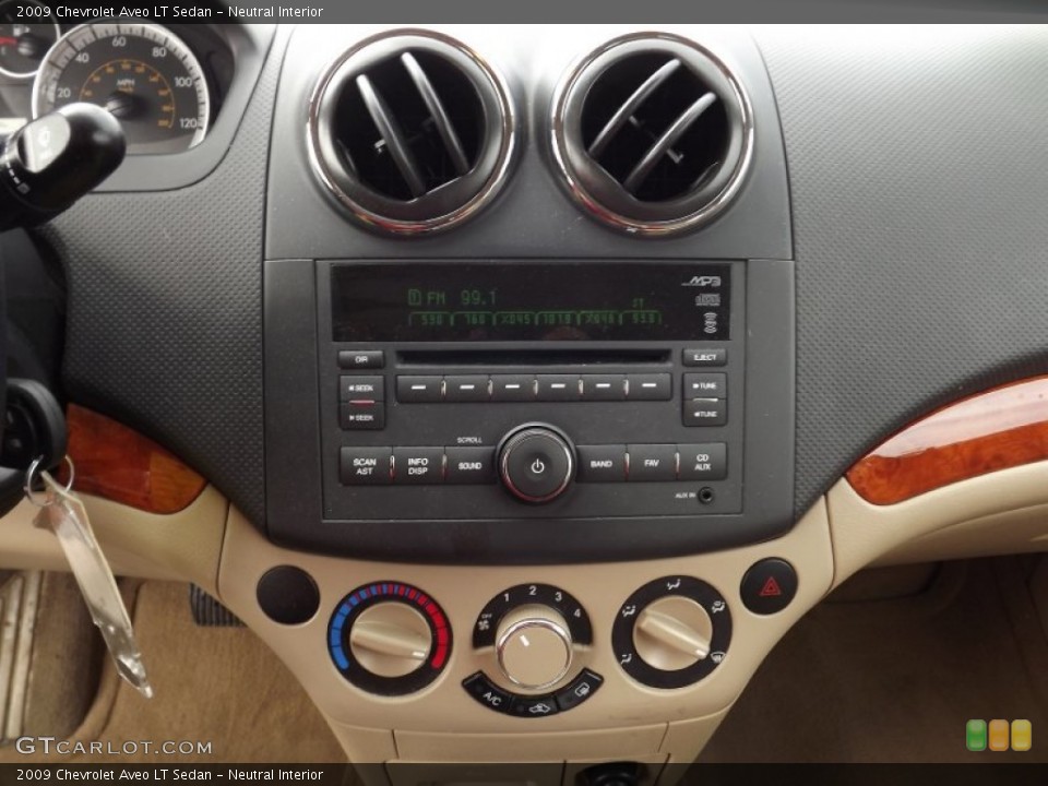 Neutral Interior Controls for the 2009 Chevrolet Aveo LT Sedan #77772293