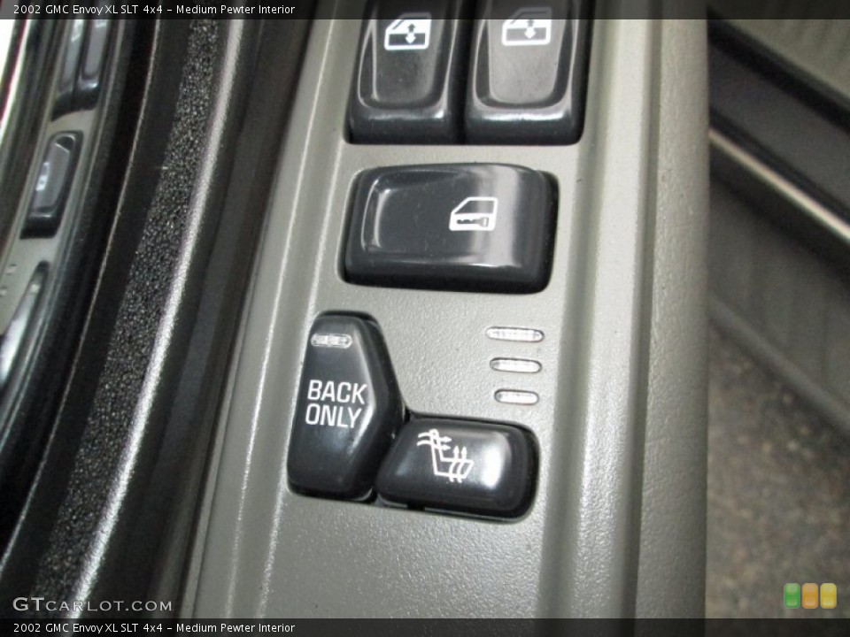 Medium Pewter Interior Controls for the 2002 GMC Envoy XL SLT 4x4 #77789727