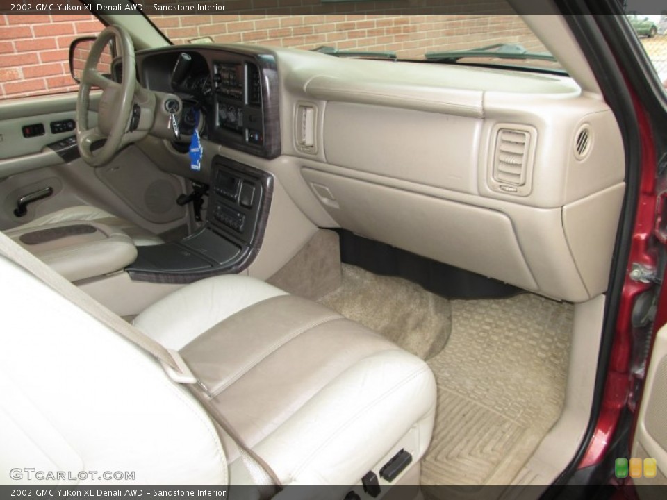 Sandstone Interior Dashboard for the 2002 GMC Yukon XL Denali AWD #77790332