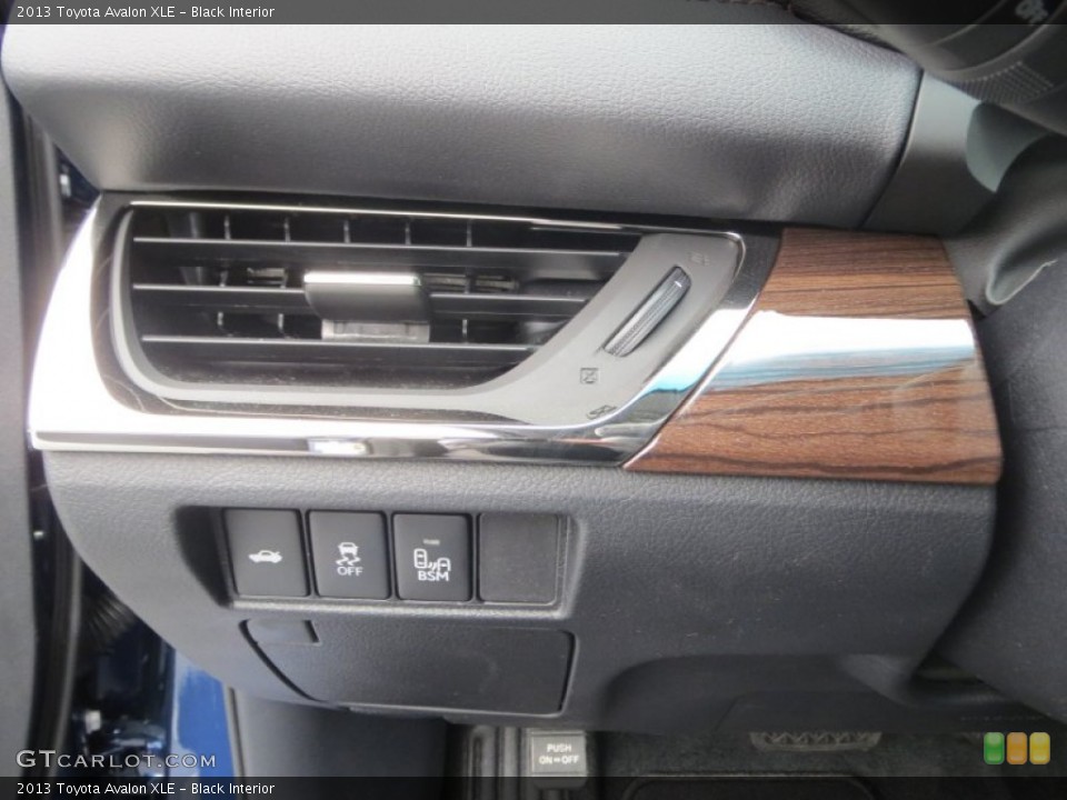 Black Interior Controls for the 2013 Toyota Avalon XLE #77790974