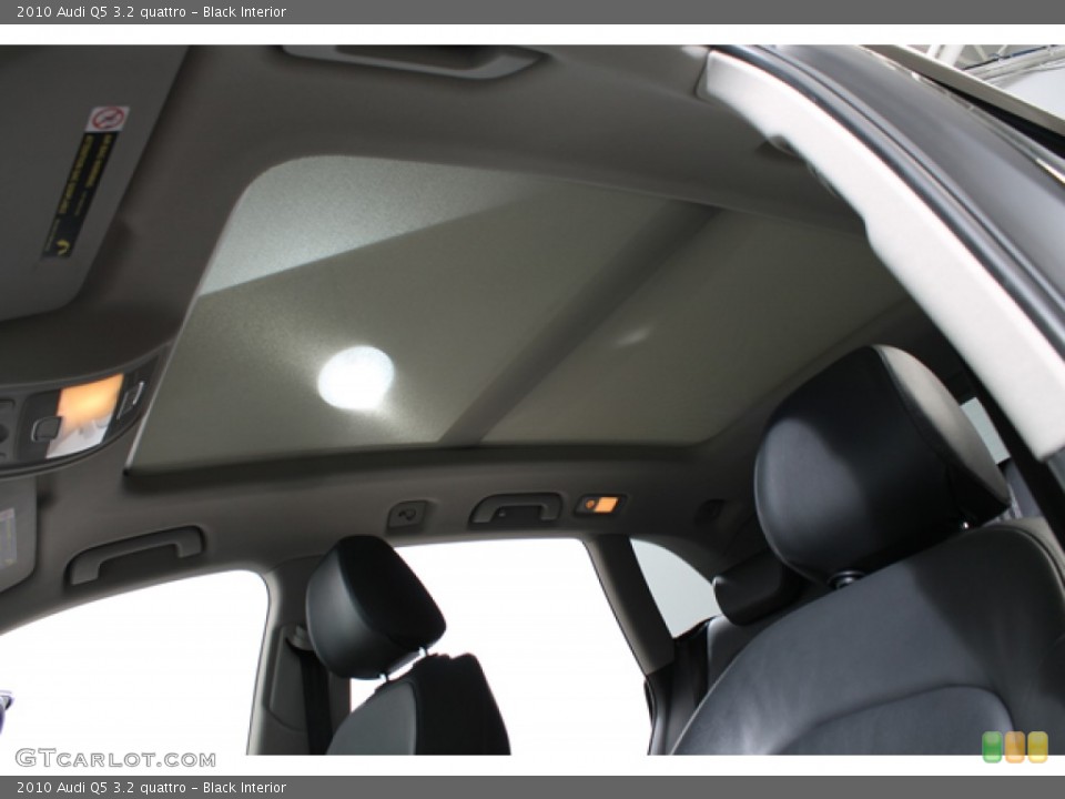 Black Interior Sunroof for the 2010 Audi Q5 3.2 quattro #77792537