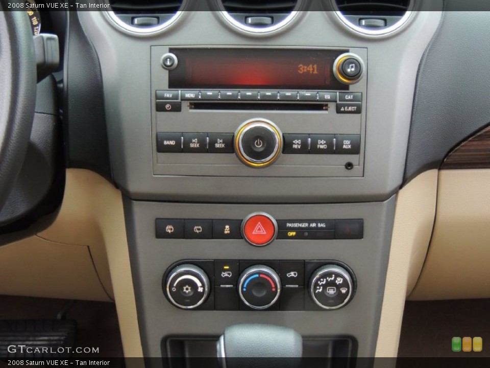 Tan Interior Controls for the 2008 Saturn VUE XE #77792540