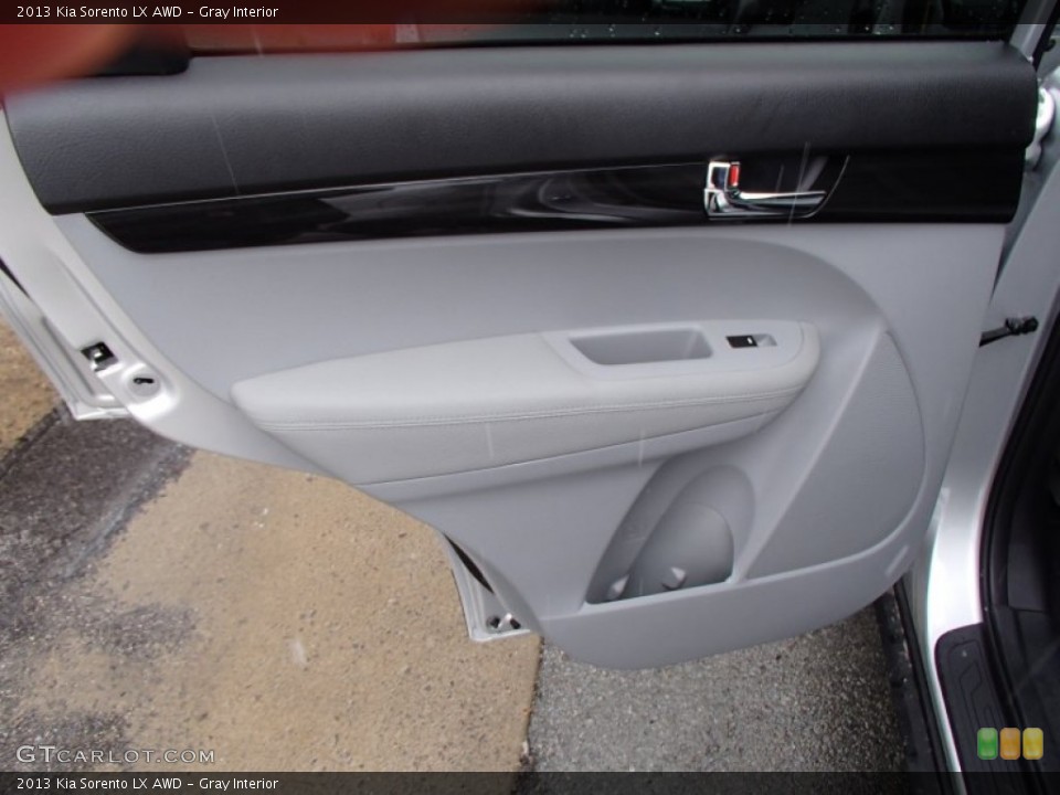Gray Interior Door Panel for the 2013 Kia Sorento LX AWD #77800575