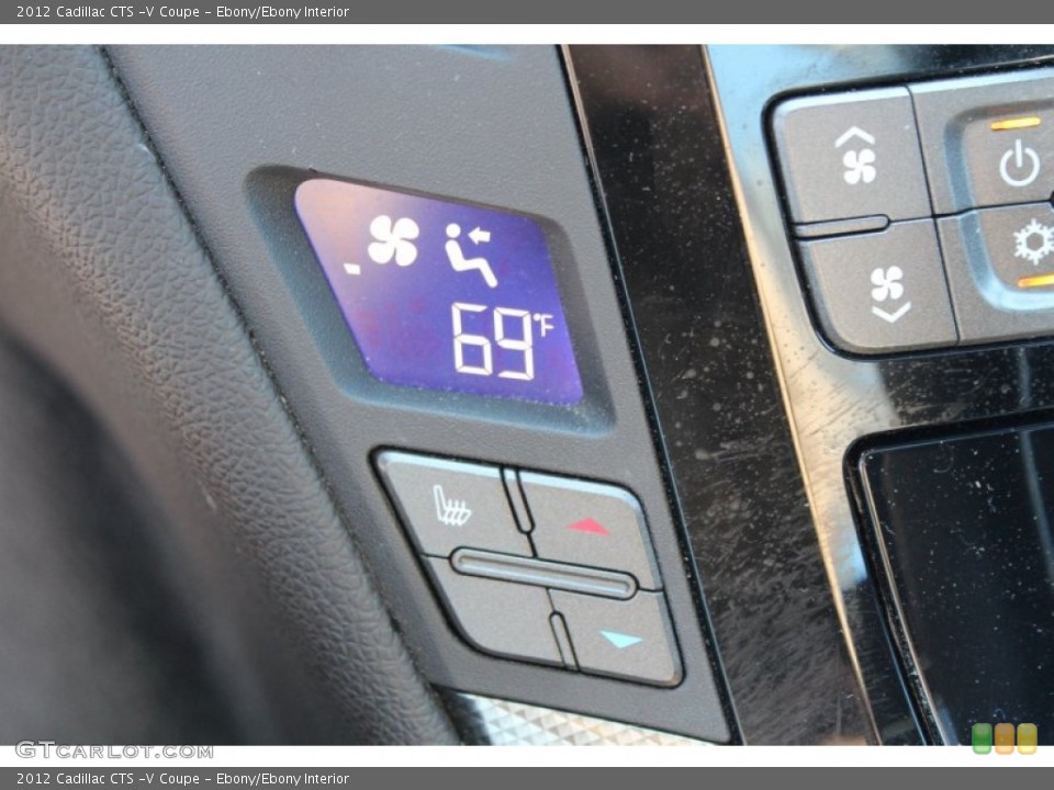 Ebony/Ebony Interior Controls for the 2012 Cadillac CTS -V Coupe #77801642