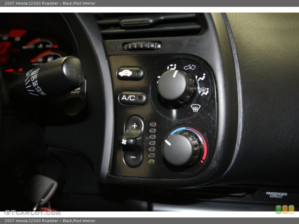Black/Red Interior Controls for the 2007 Honda S2000 Roadster #77813570