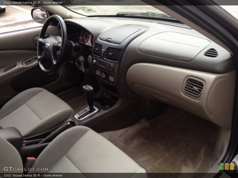 Stone Interior Dashboard for the 2002 Nissan Sentra SE-R #77815068