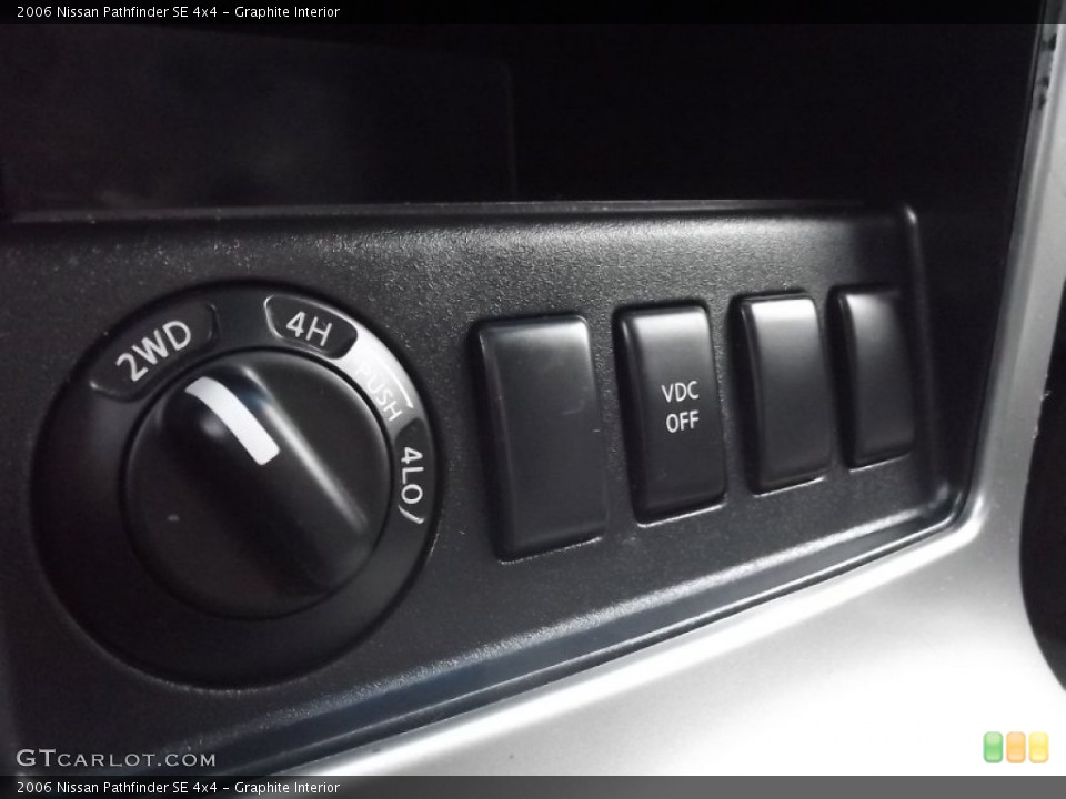 Graphite Interior Controls for the 2006 Nissan Pathfinder SE 4x4 #77826809