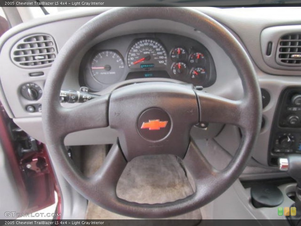 Light Gray Interior Steering Wheel for the 2005 Chevrolet TrailBlazer LS 4x4 #77835780