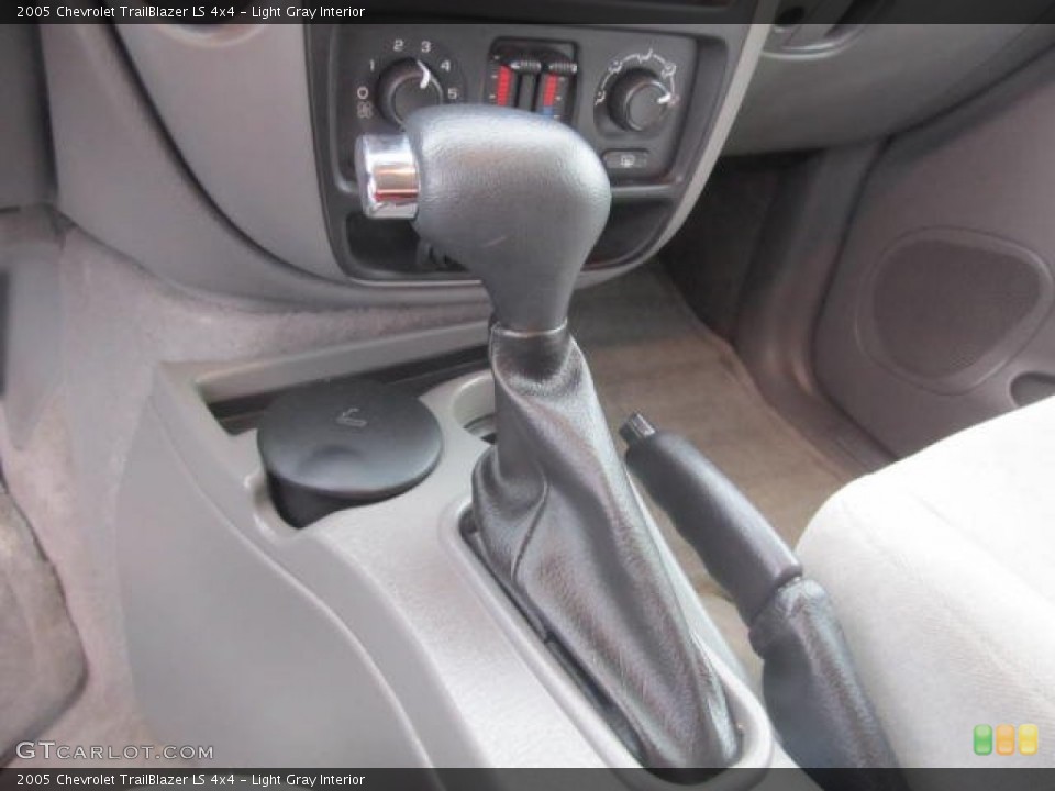 Light Gray Interior Transmission for the 2005 Chevrolet TrailBlazer LS 4x4 #77835810