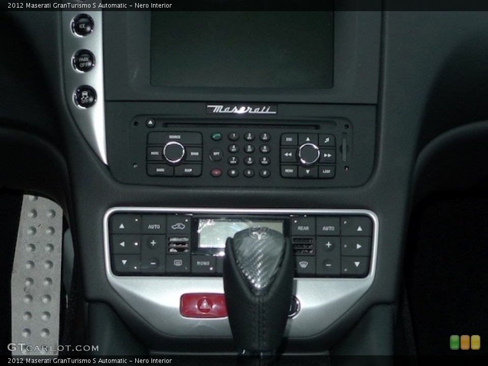 Nero Interior Controls for the 2012 Maserati GranTurismo S Automatic #77842420
