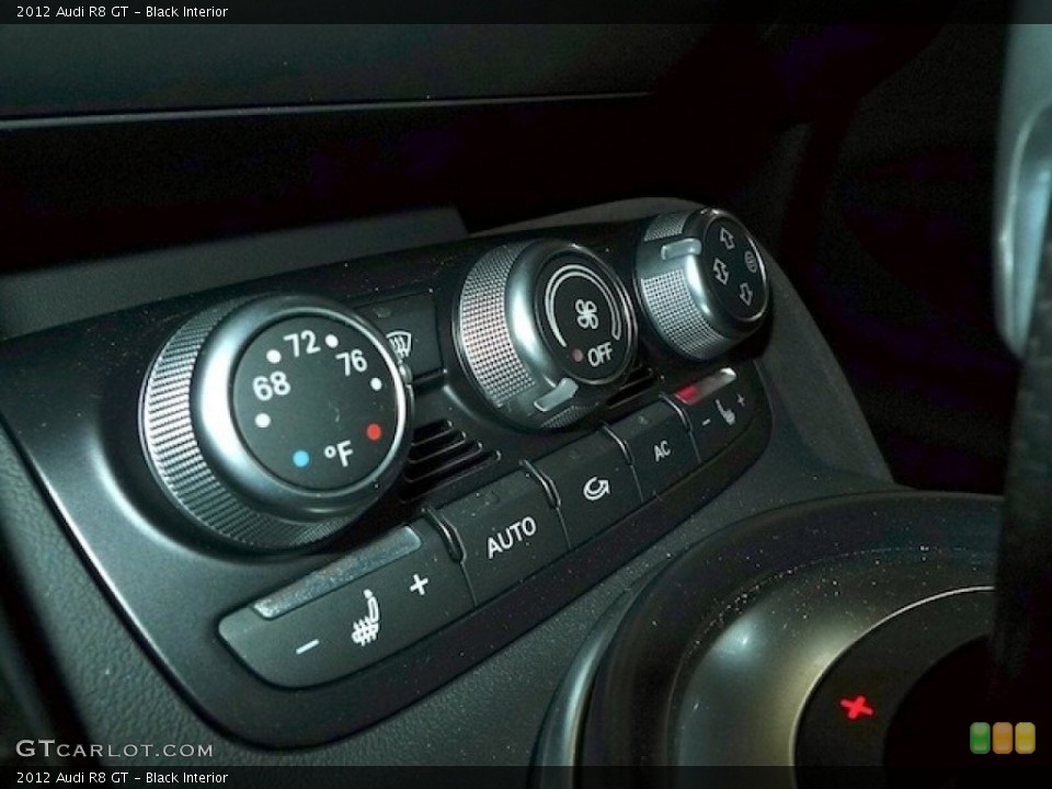 Black Interior Controls for the 2012 Audi R8 GT #77843247