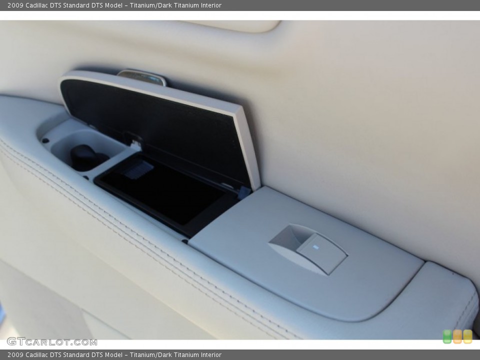 Titanium/Dark Titanium Interior Controls for the 2009 Cadillac DTS  #77843625