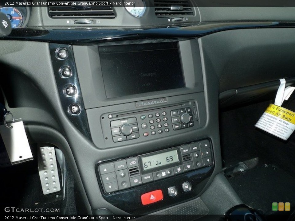 Nero Interior Controls for the 2012 Maserati GranTurismo Convertible GranCabrio Sport #77844184