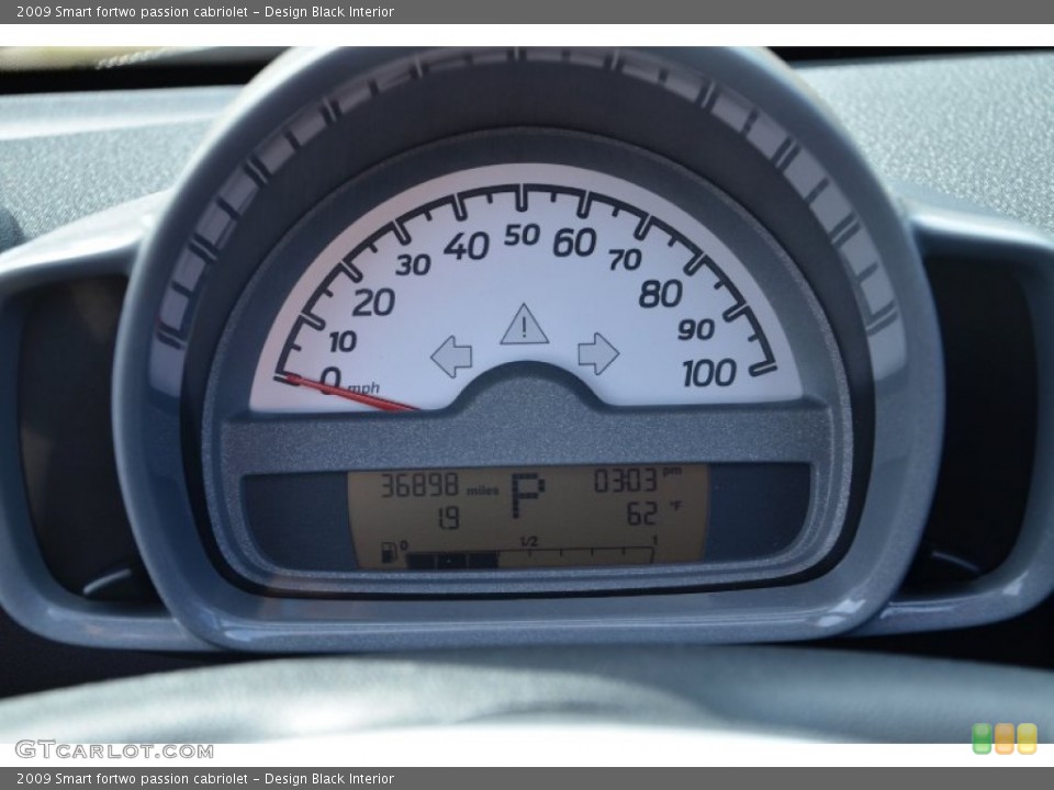 Design Black Interior Gauges for the 2009 Smart fortwo passion cabriolet #77844849